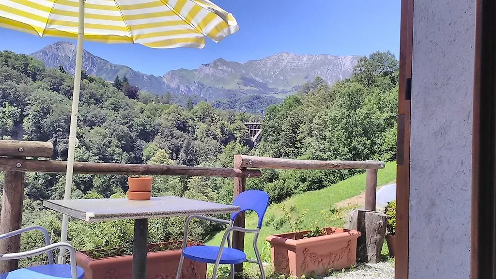 Farm stay Agriturismo Cascina Cornella Cremeno Italy